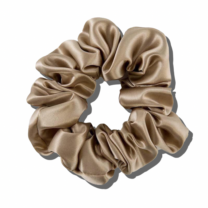 yosmo-zijden-scrunchie-medium-champagne